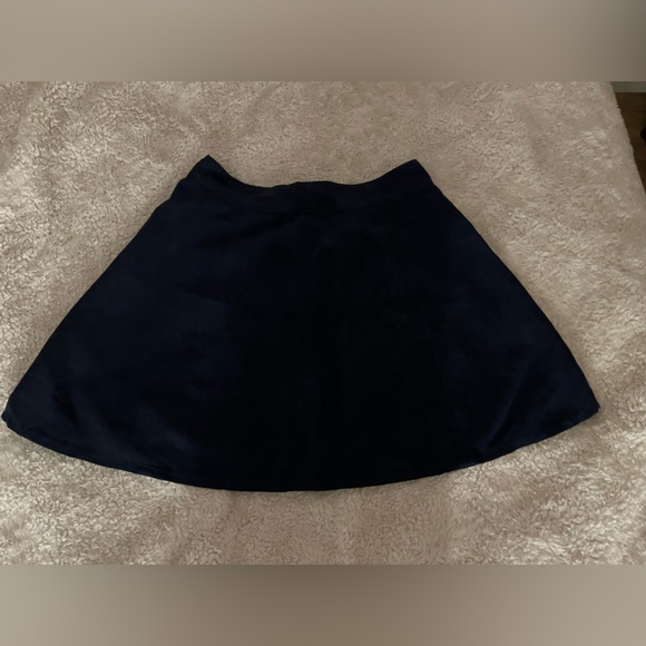 H&M Divided Skirt - Picture 1 of 5